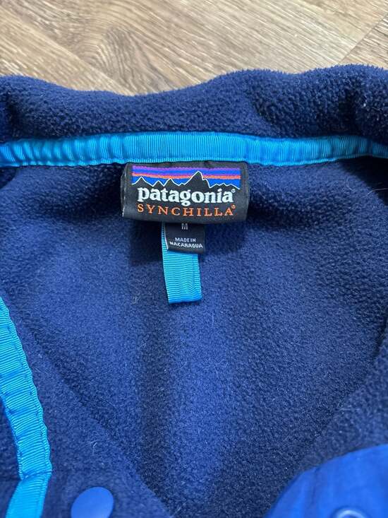 Patagonia Men's Synchilla Snap-T Fleece Pullover Red and Navy Colorblock - Picture 2 of 7